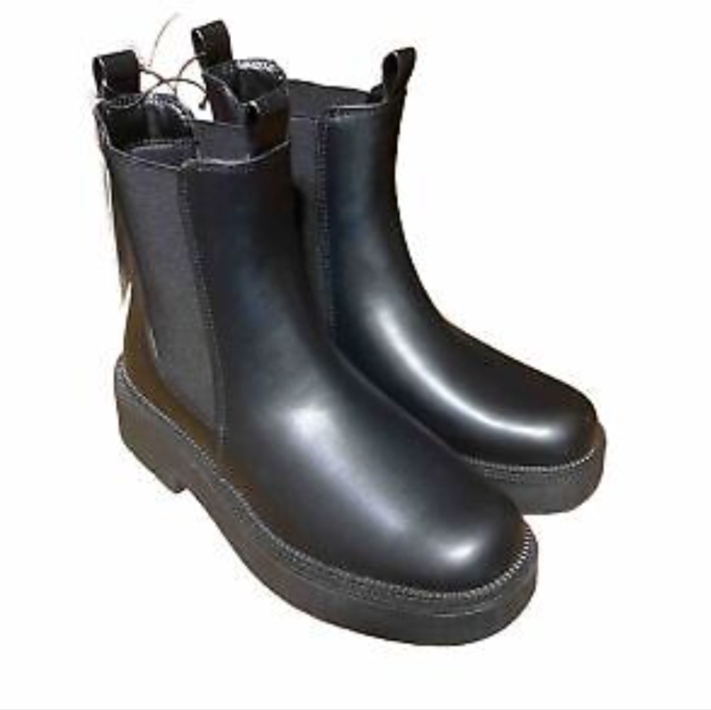 A New Day Women's Demi Chelsea Boots with Memory Foam Insole  Black Size 6.5